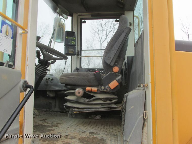 image for item DA8355 2004 Volvo L120E  wheel loader