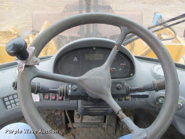 image for item DA8355 2004 Volvo L120E  wheel loader