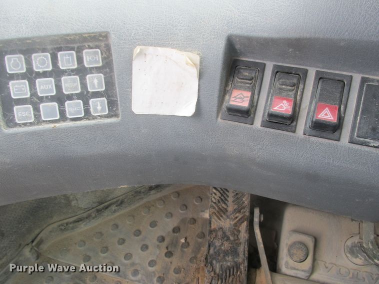 image for item DA8355 2004 Volvo L120E  wheel loader