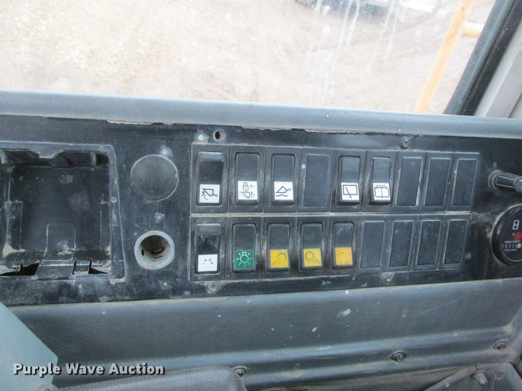 image for item DA8355 2004 Volvo L120E  wheel loader