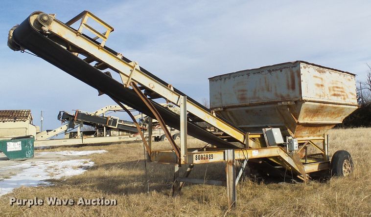 image for item DD1959 Conveyor and hopper bin