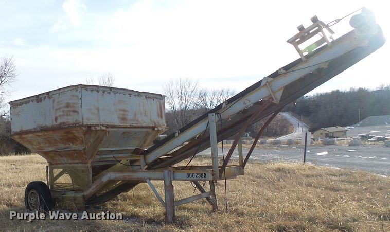 image for item DD1959 Conveyor and hopper bin