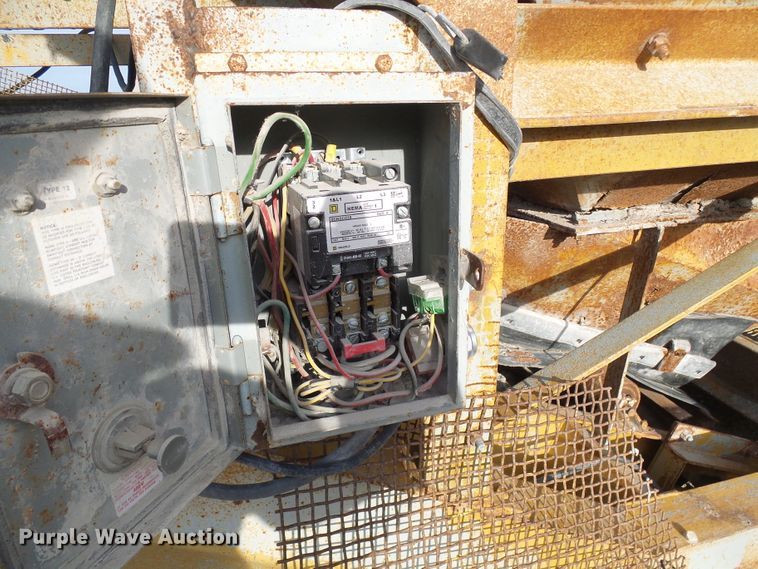 image for item DD1959 Conveyor and hopper bin