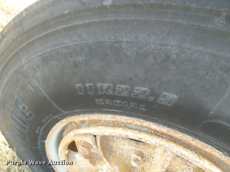 image for item DD1959 Conveyor and hopper bin