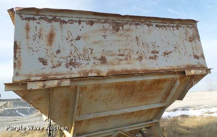 image for item DD1959 Conveyor and hopper bin