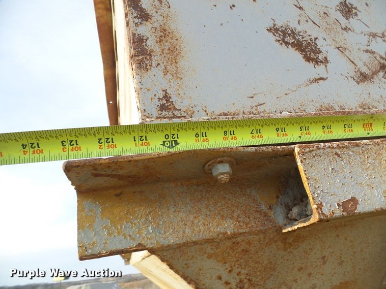 image for item DD1959 Conveyor and hopper bin