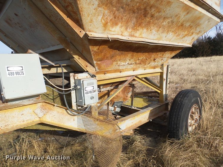 image for item DD1959 Conveyor and hopper bin