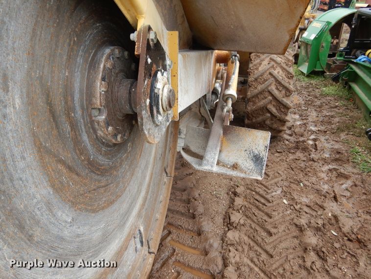 image for item DF2628 2005 Vermeer V120 rock saw