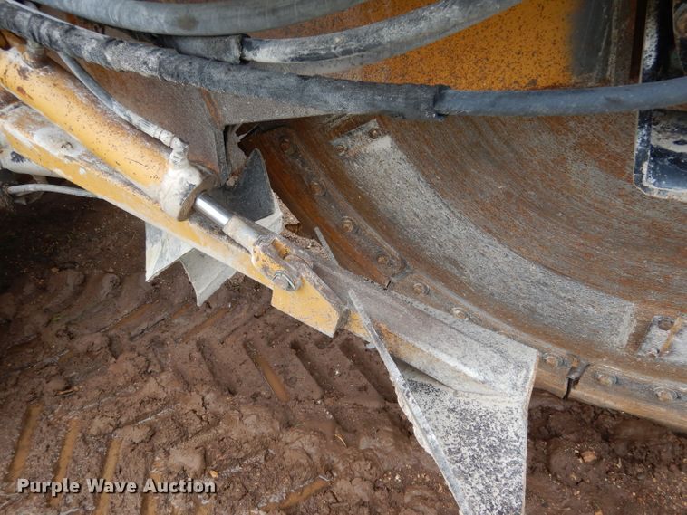 image for item DF2628 2005 Vermeer V120 rock saw