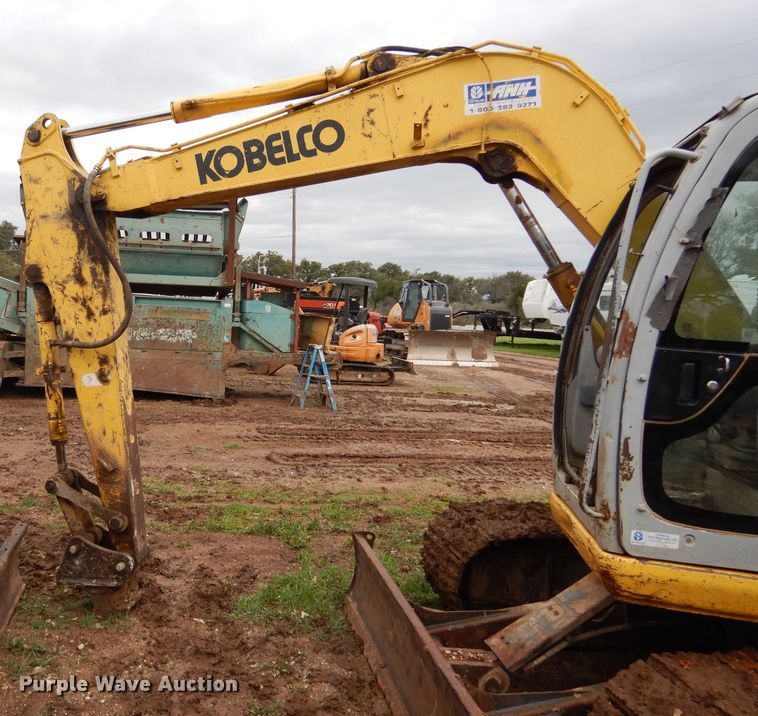 image for item DF2629 2006 Kobelco SK70SR-1L mini excavator