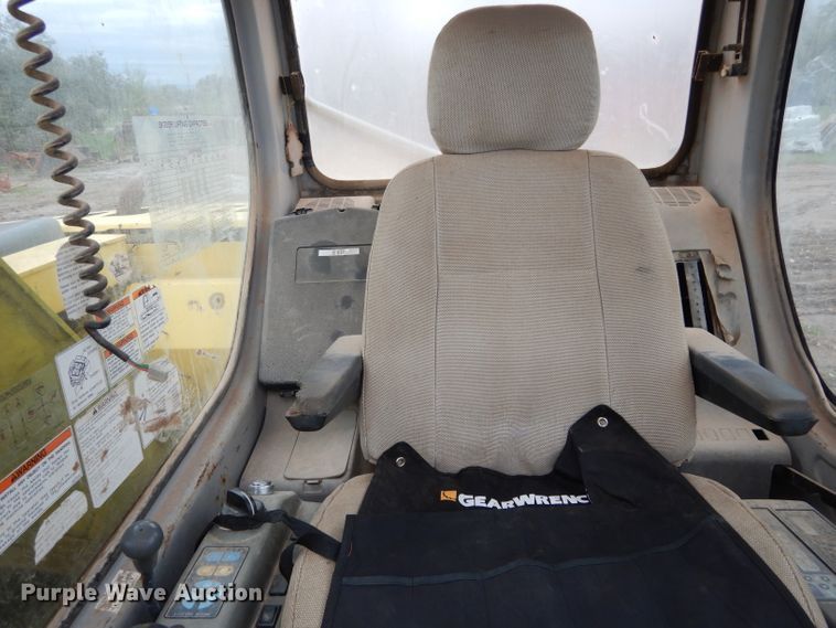 image for item DF2629 2006 Kobelco SK70SR-1L mini excavator