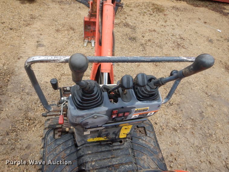 image for item DF3000 Kubota K008-3 mini excavator