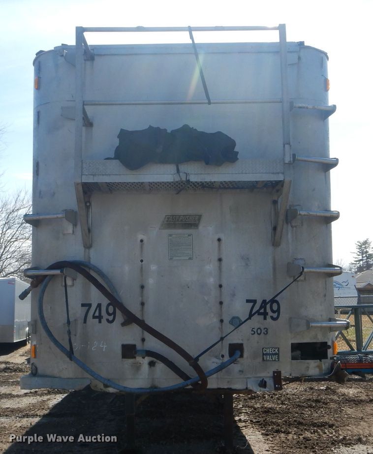 image for item DF3004 1981 East end dump trailer