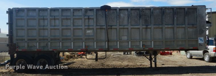 image for item DF3004 1981 East end dump trailer