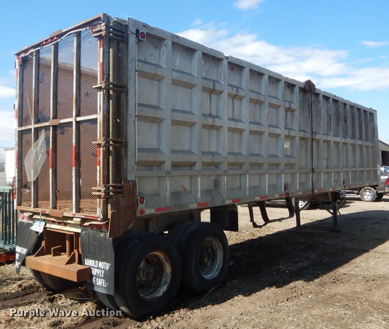 image for item DF3004 1981 East end dump trailer