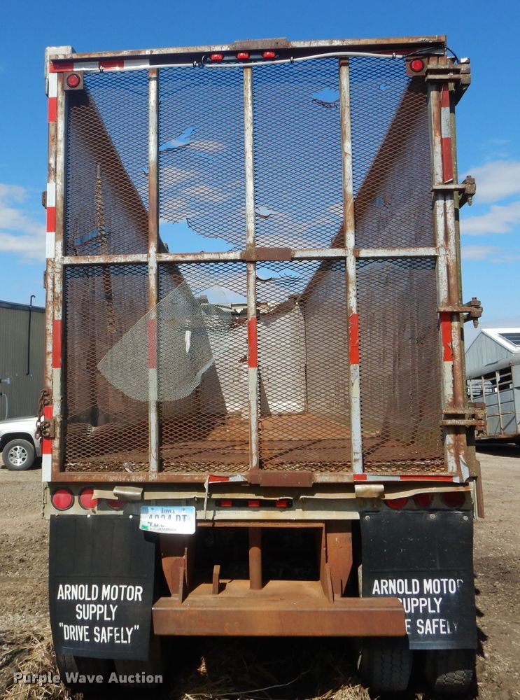 image for item DF3004 1981 East end dump trailer