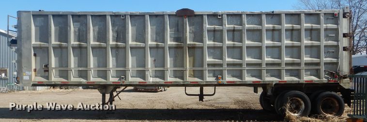 image for item DF3004 1981 East end dump trailer