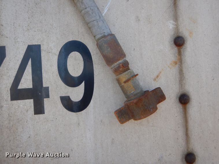 image for item DF3004 1981 East end dump trailer