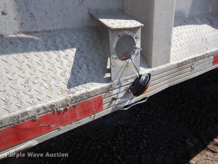 image for item DF3004 1981 East end dump trailer