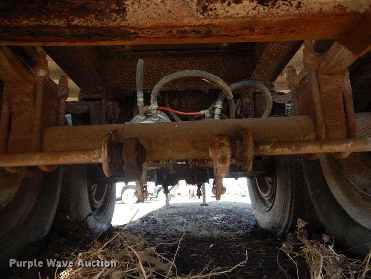 image for item DF3004 1981 East end dump trailer