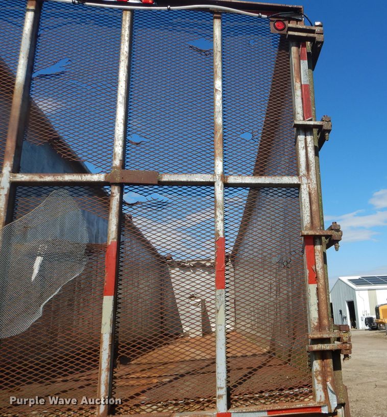 image for item DF3004 1981 East end dump trailer