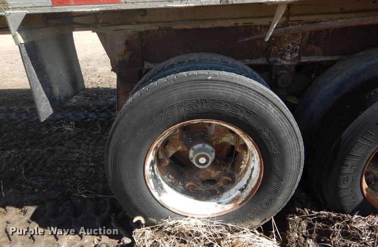 image for item DF3004 1981 East end dump trailer