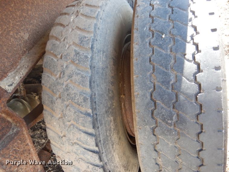 image for item DF3004 1981 East end dump trailer