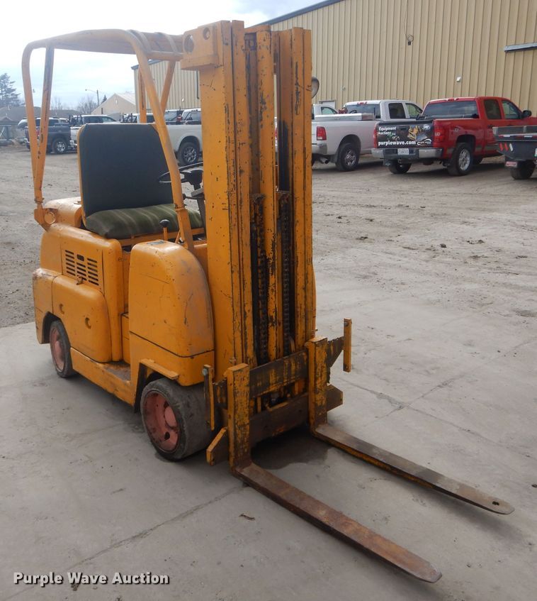 image for item DF3007 US Army F40PS forklift