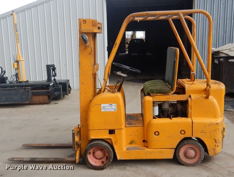 image for item DF3007 US Army F40PS forklift