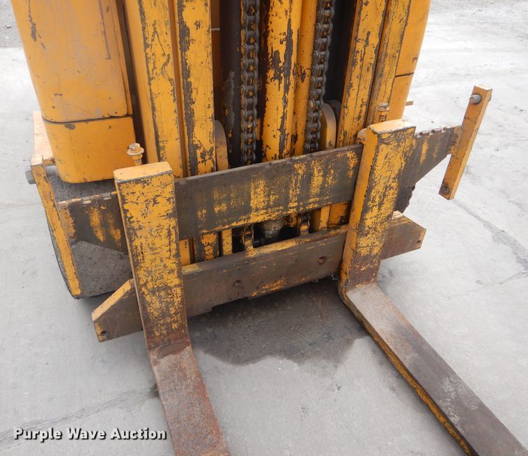 image for item DF3007 US Army F40PS forklift