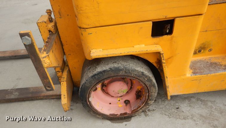 image for item DF3007 US Army F40PS forklift