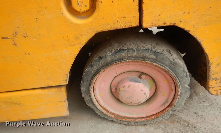 image for item DF3007 US Army F40PS forklift