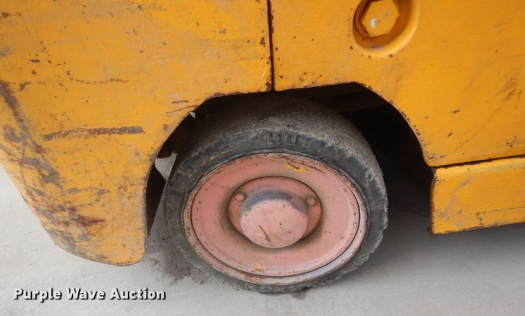 image for item DF3007 US Army F40PS forklift