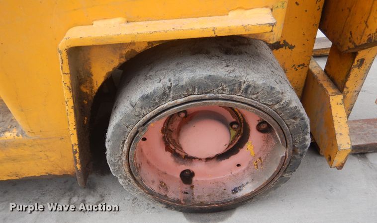 image for item DF3007 US Army F40PS forklift