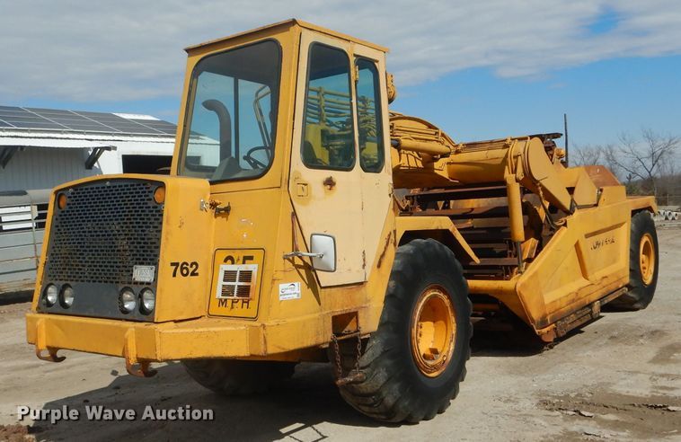 image for item DF3008 1977 John Deere 762 elevating scraper