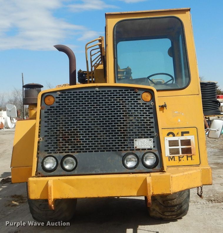 image for item DF3008 1977 John Deere 762 elevating scraper