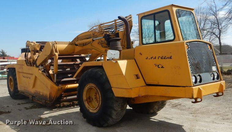 image for item DF3008 1977 John Deere 762 elevating scraper