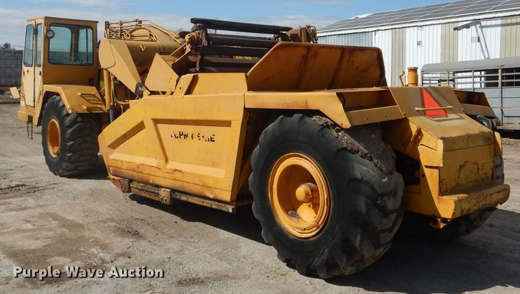 image for item DF3008 1977 John Deere 762 elevating scraper