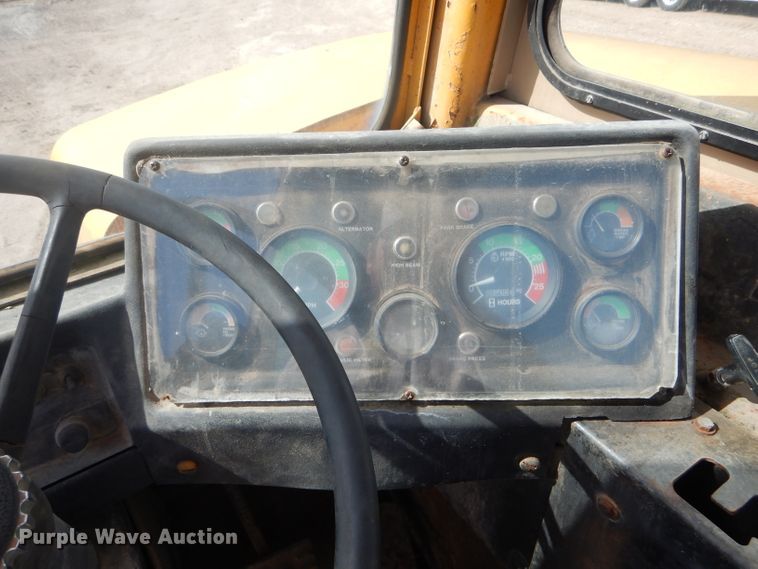 image for item DF3008 1977 John Deere 762 elevating scraper