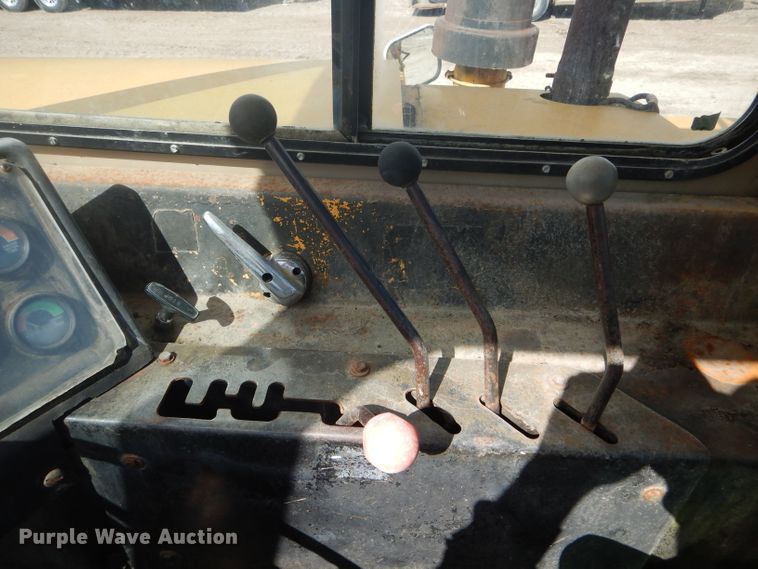 image for item DF3008 1977 John Deere 762 elevating scraper