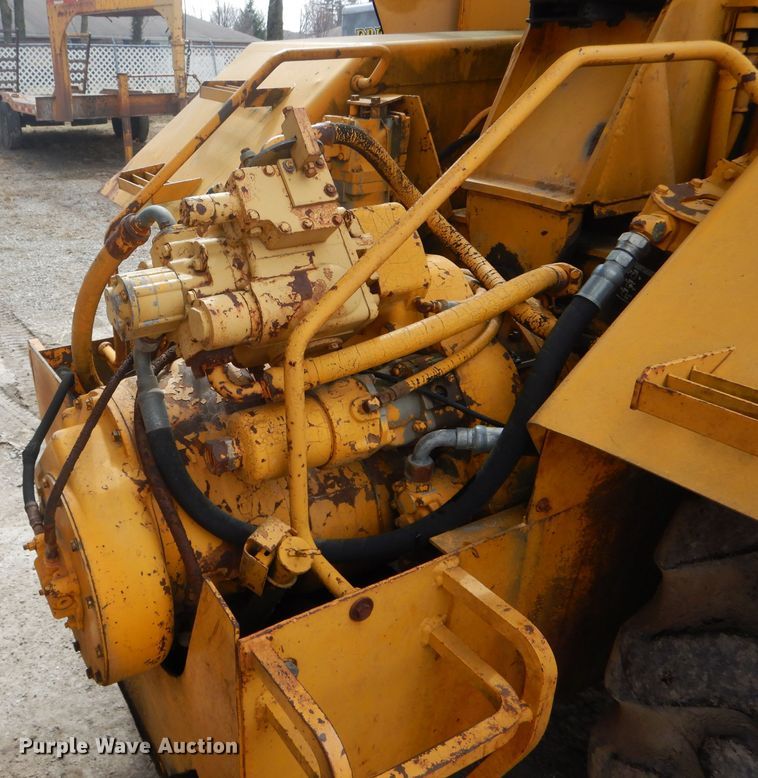 image for item DF3008 1977 John Deere 762 elevating scraper