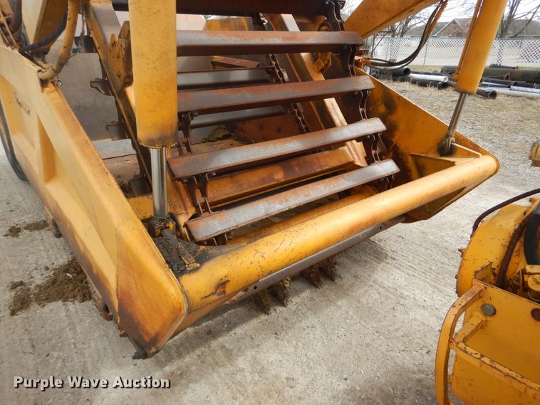 image for item DF3008 1977 John Deere 762 elevating scraper