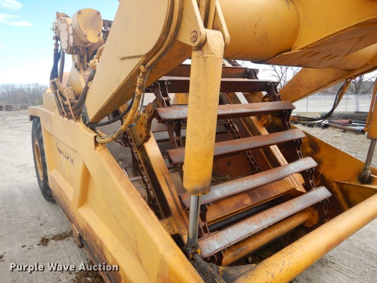 image for item DF3008 1977 John Deere 762 elevating scraper