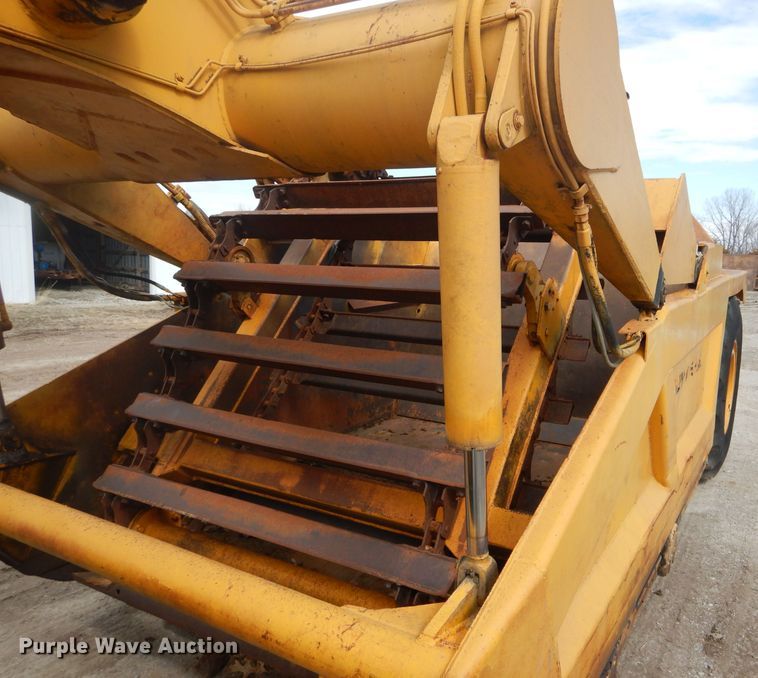 image for item DF3008 1977 John Deere 762 elevating scraper