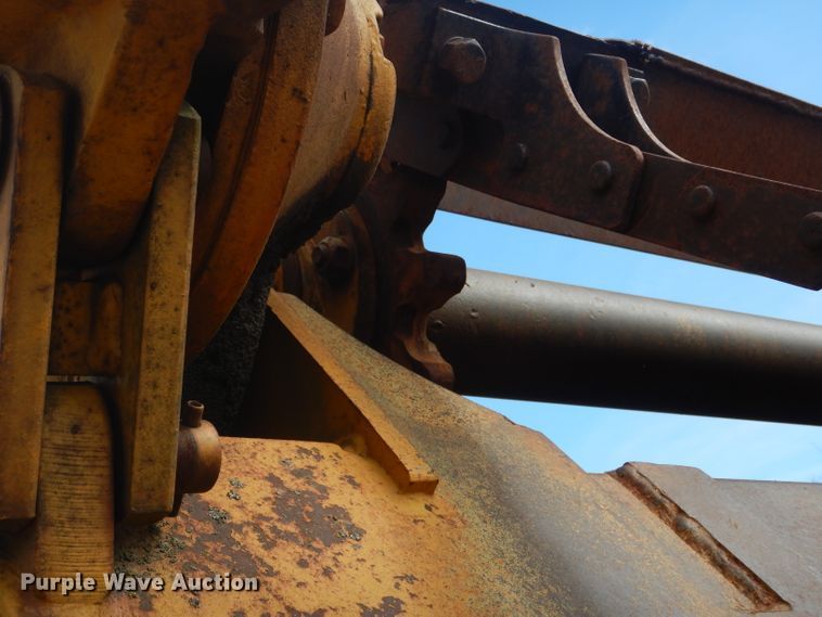 image for item DF3008 1977 John Deere 762 elevating scraper