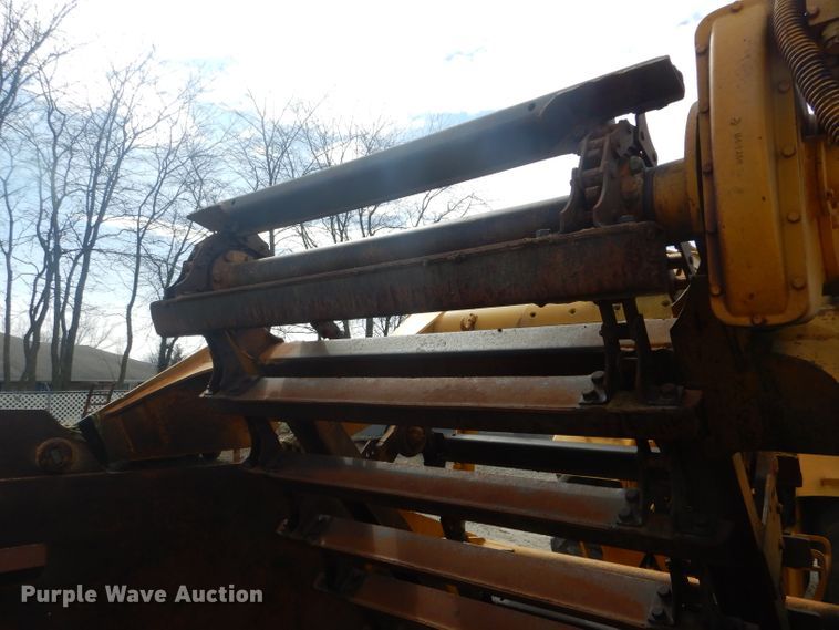 image for item DF3008 1977 John Deere 762 elevating scraper