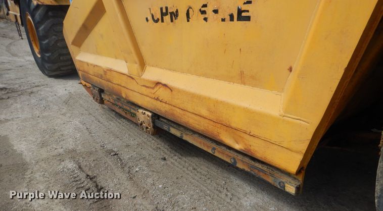 image for item DF3008 1977 John Deere 762 elevating scraper
