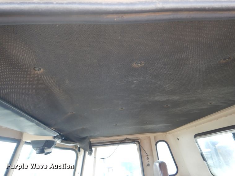 image for item DF3009 1988 Pierce digger derrick truck