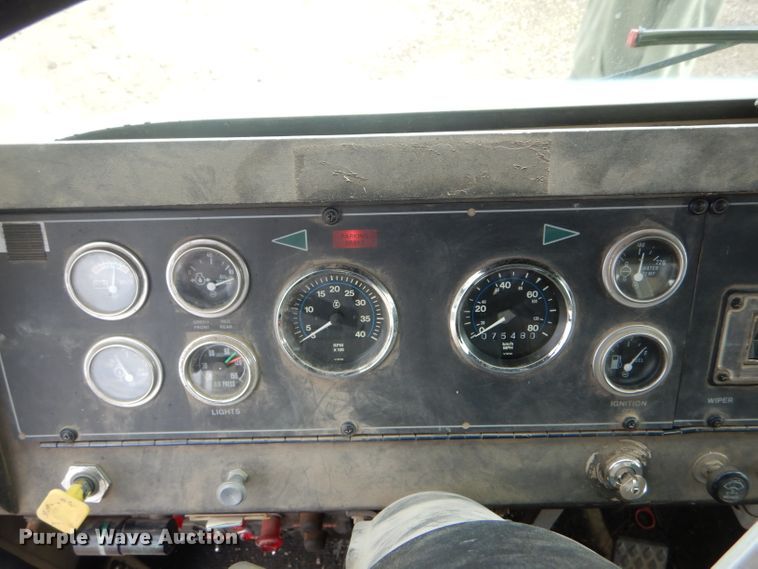 image for item DF3009 1988 Pierce digger derrick truck