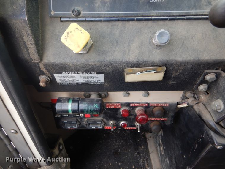 image for item DF3009 1988 Pierce digger derrick truck